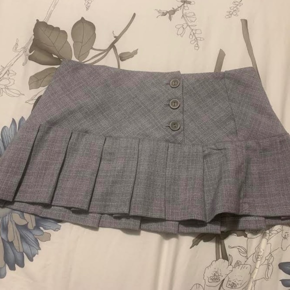 Grey Pleated Skirt - Picture 3 of 5
